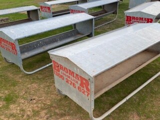 Loose Lick Feeders